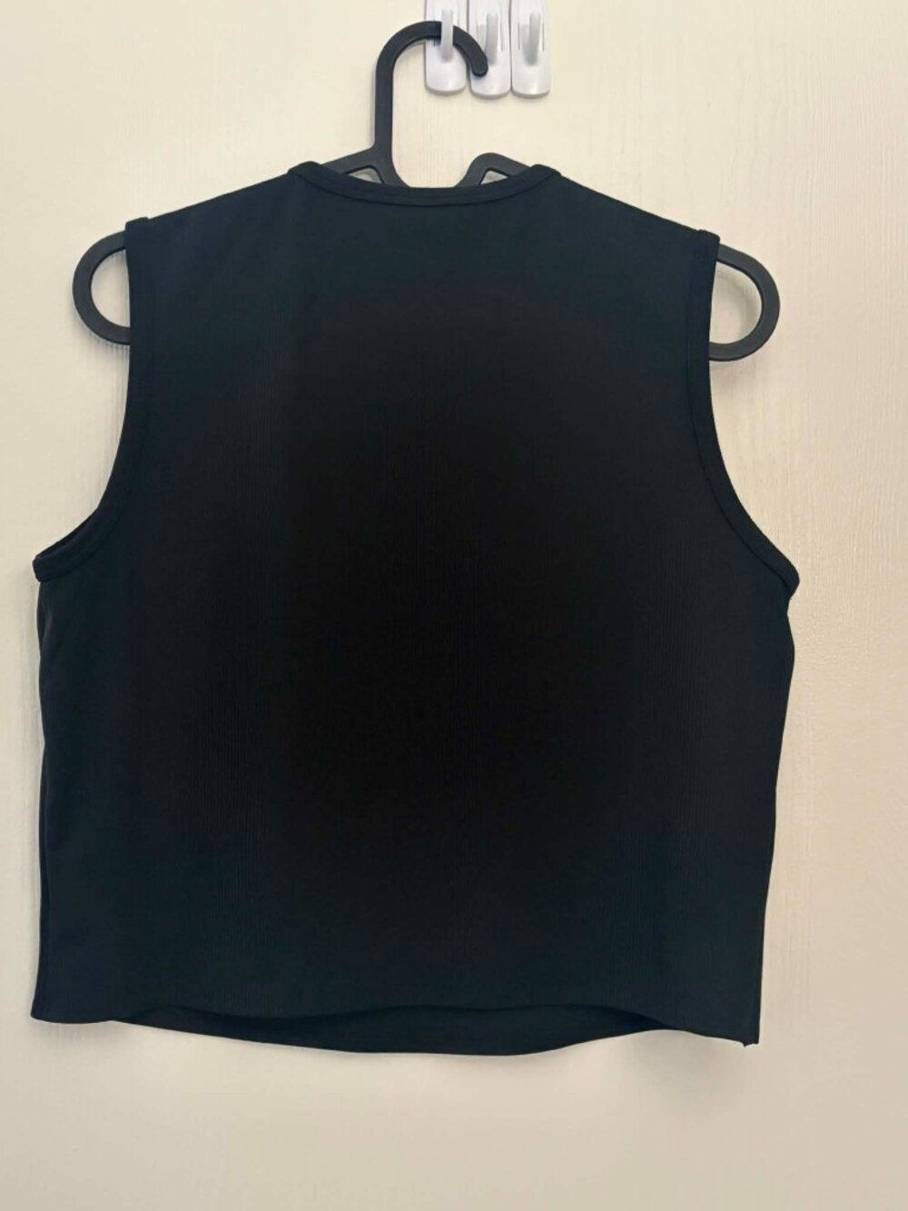 Uniqlo AIRism Ribbed Cropped Tank Tops 3-Pack M NWOT White Black Blue - Picture 10 of 11